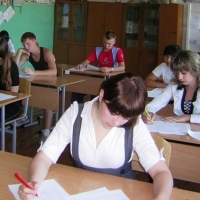 Омские школьники начали досрочно сдавать ГИА